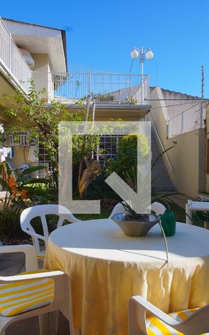 Casa à venda com 350m², 3 quartos e 2 vagasQuintal - Fundos
