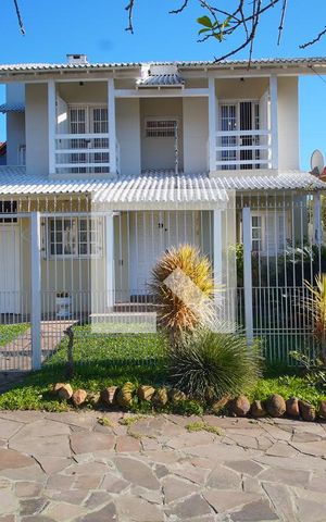 Casa à venda com 350m², 3 quartos e 2 vagasFachada