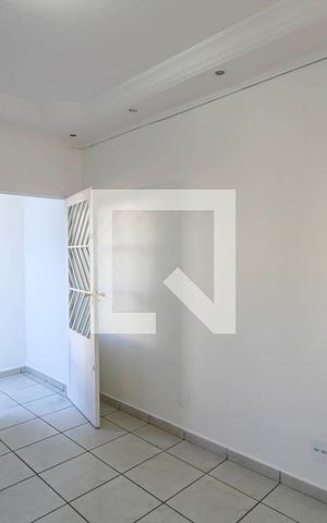 Casa para alugar com 70m², 2 quartos e sem vaga Casa para alugar com 70m², 2 quartos e sem vagaSala