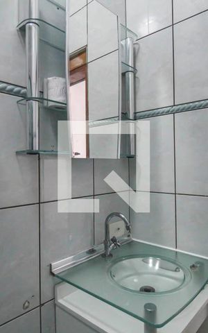 Casa para alugar com 70m², 2 quartos e sem vaga Casa para alugar com 70m², 2 quartos e sem vagaBanheiro