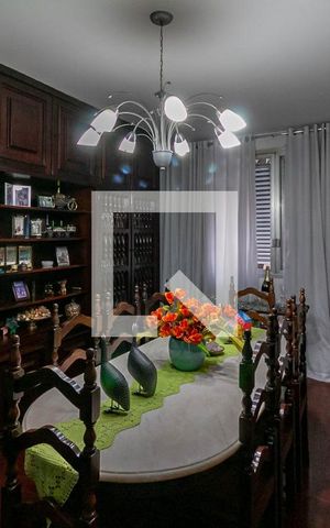 Apartamento à venda com 270m², 4 quartos e 1 vaga Apartamento à venda com 270m², 4 quartos e 1 vagaSala de Jantar