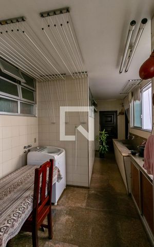 Apartamento à venda com 270m², 4 quartos e 1 vaga Apartamento à venda com 270m², 4 quartos e 1 vagaÁrea de Serviço