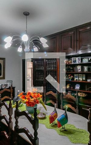 Apartamento à venda com 270m², 4 quartos e 1 vaga Apartamento à venda com 270m², 4 quartos e 1 vagaSala de Jantar