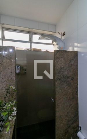 Apartamento à venda com 270m², 4 quartos e 1 vaga Apartamento à venda com 270m², 4 quartos e 1 vagaBanheiro