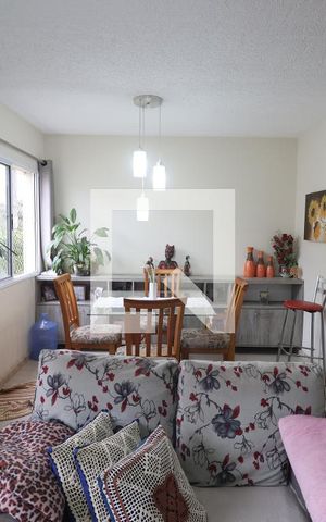 Casa de condomínio à venda com 120m², 3 quartos e 2 vagasSala