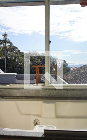 Casa para alugar com 600m², 3 quartos e 5 vagasBanheira