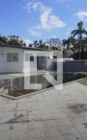 Casa para alugar com 600m², 3 quartos e 5 vagasPátio fundo