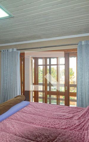 Casa à venda com 350m², 5 quartos e 5 vagas Casa à venda com 350m², 5 quartos e 5 vagasSuíte 5