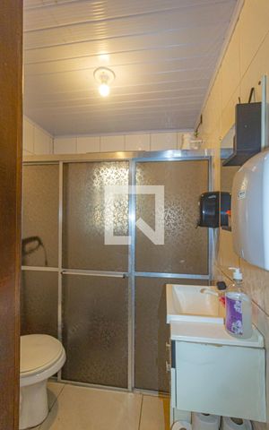 Casa à venda com 350m², 5 quartos e 5 vagas Casa à venda com 350m², 5 quartos e 5 vagasLavabo