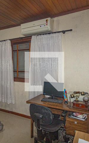 Casa à venda com 350m², 5 quartos e 5 vagas Casa à venda com 350m², 5 quartos e 5 vagasSuíte 2
