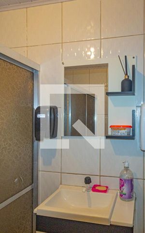 Casa à venda com 350m², 5 quartos e 5 vagas Casa à venda com 350m², 5 quartos e 5 vagasLavabo
