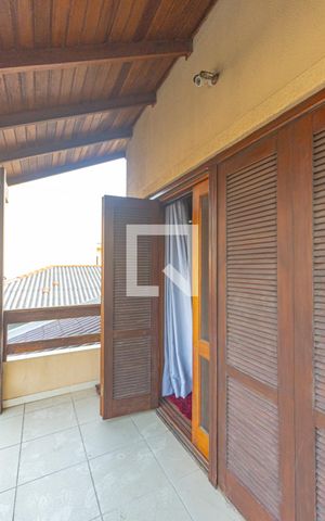 Casa à venda com 350m², 5 quartos e 5 vagas Casa à venda com 350m², 5 quartos e 5 vagasSacada da Suíte 5