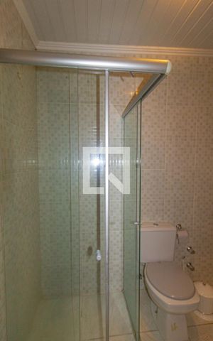 Casa à venda com 350m², 5 quartos e 5 vagas Casa à venda com 350m², 5 quartos e 5 vagasBanheiro da Suíte 2