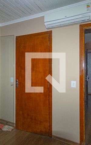 Casa à venda com 350m², 5 quartos e 5 vagas Casa à venda com 350m², 5 quartos e 5 vagascloset da Suíte 4 e 5