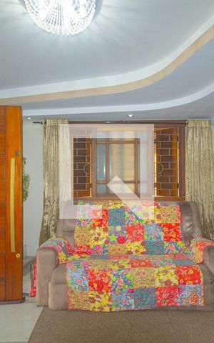 Casa à venda com 350m², 5 quartos e 5 vagas Casa à venda com 350m², 5 quartos e 5 vagasSala