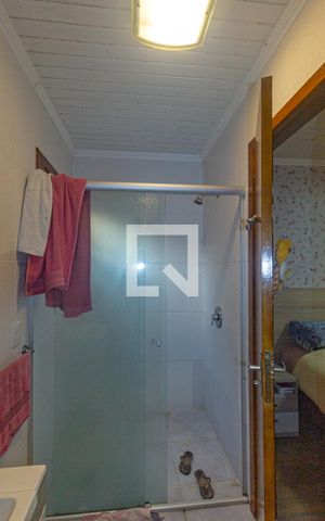 Casa à venda com 350m², 5 quartos e 5 vagas Casa à venda com 350m², 5 quartos e 5 vagasBanheiro da Suíte 4