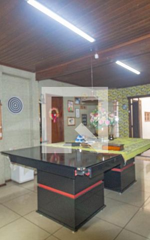 Casa à venda com 350m², 5 quartos e 5 vagas Casa à venda com 350m², 5 quartos e 5 vagasSala de Jogos
