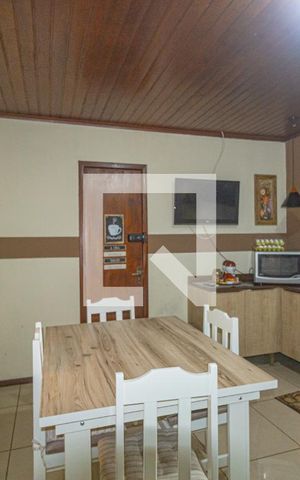 Casa à venda com 350m², 5 quartos e 5 vagas Casa à venda com 350m², 5 quartos e 5 vagasCozinha