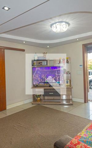 Casa à venda com 350m², 5 quartos e 5 vagas Casa à venda com 350m², 5 quartos e 5 vagasSala