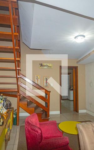 Casa à venda com 350m², 5 quartos e 5 vagas Casa à venda com 350m², 5 quartos e 5 vagasSala