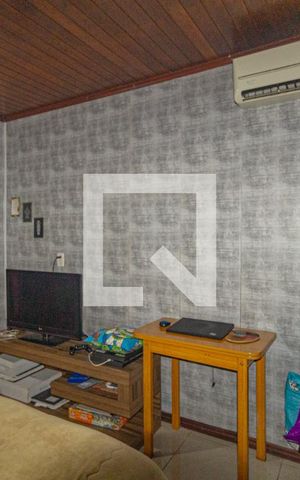 Casa à venda com 350m², 5 quartos e 5 vagas Casa à venda com 350m², 5 quartos e 5 vagasSuíte 3