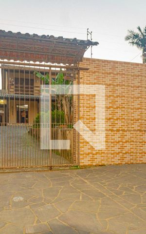 Casa à venda com 350m², 5 quartos e 5 vagas Casa à venda com 350m², 5 quartos e 5 vagasVista da Rua