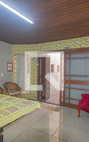 Casa à venda com 350m², 5 quartos e 5 vagas Casa à venda com 350m², 5 quartos e 5 vagasSala de Jogos