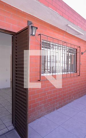 Casa para alugar com 120m², 2 quartos e sem vaga Casa para alugar com 120m², 2 quartos e sem vagaSala - Varanda