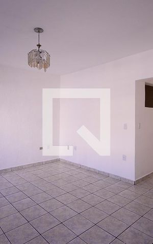 Casa para alugar com 120m², 2 quartos e sem vaga Casa para alugar com 120m², 2 quartos e sem vagaSala