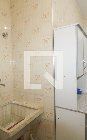 Apartamento à venda com 40m², 1 quarto e 1 vaga Apartamento à venda com 40m², 1 quarto e 1 vagaCozinha e Área de Serviço