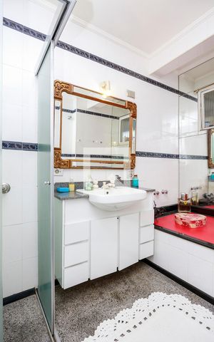 Apartamento à venda com 144m², 2 quartos e 2 vagas Apartamento à venda com 144m², 2 quartos e 2 vagasSuíte - Banheiro
