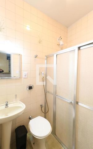 Casa para alugar com 100m², 2 quartos e 1 vaga Casa para alugar com 100m², 2 quartos e 1 vagaBanheiro