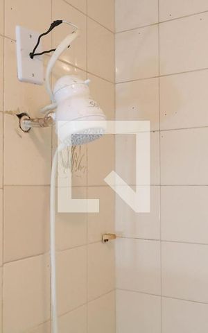 Casa para alugar com 100m², 2 quartos e 1 vaga Casa para alugar com 100m², 2 quartos e 1 vagaBanheiro