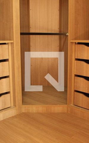 Casa de condomínio para alugar com 130m², 3 quartos e 2 vagasCloset Quarto