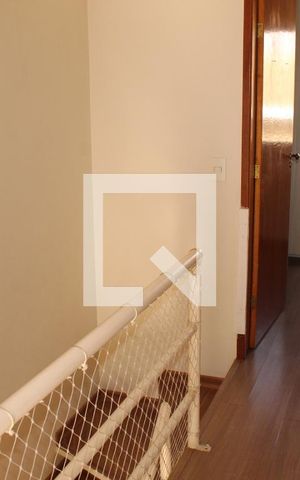 Casa de condomínio para alugar com 130m², 3 quartos e 2 vagasCorredor