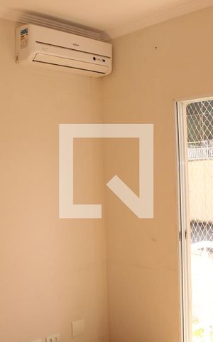 Casa de condomínio para alugar com 130m², 3 quartos e 2 vagasQuarto