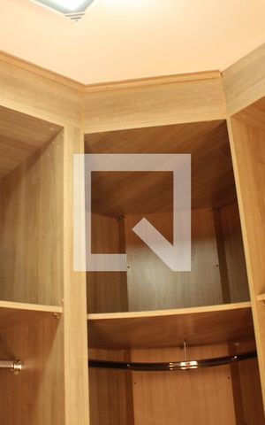 Casa de condomínio para alugar com 130m², 3 quartos e 2 vagasCloset Quarto