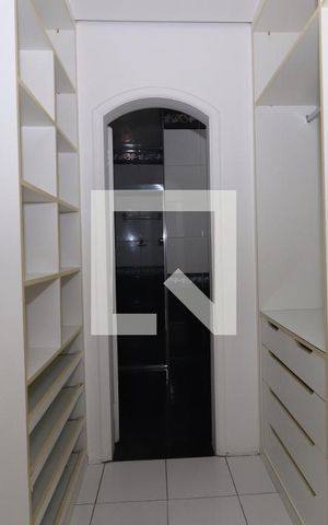 Casa à venda com 300m², 3 quartos e 3 vagasCloset