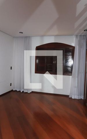 Casa à venda com 300m², 3 quartos e 3 vagasQuarto Suíte