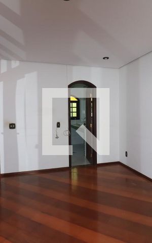 Casa à venda com 300m², 3 quartos e 3 vagasQuarto Suíte