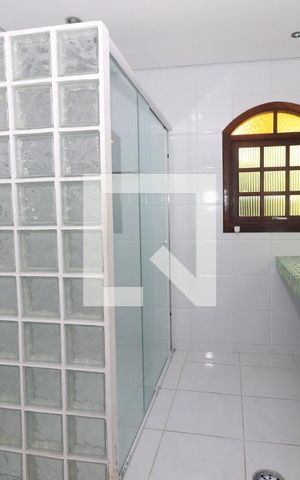 Casa à venda com 300m², 3 quartos e 3 vagasBanheiro da Suíte 2