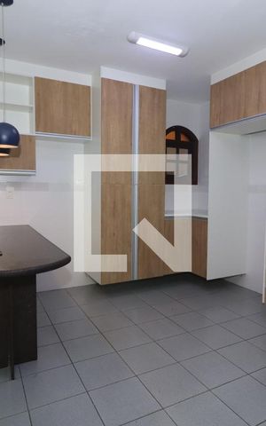Casa à venda com 300m², 3 quartos e 3 vagasCozinha