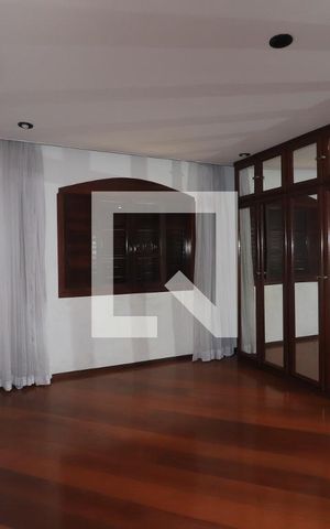 Casa à venda com 300m², 3 quartos e 3 vagasQuarto Suíte