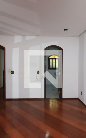 Casa à venda com 300m², 3 quartos e 3 vagasQuarto Suíte