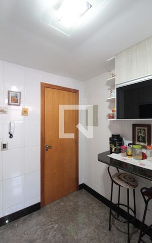 Apartamento à venda com 134m², 3 quartos e 3 vagasCozinha