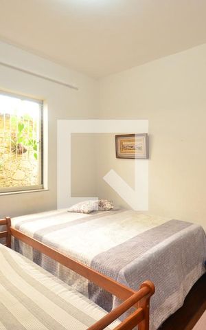 Casa à venda com 264m², 4 quartos e 3 vagas Casa à venda com 264m², 4 quartos e 3 vagasQuarto 3