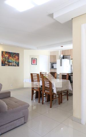 Apartamento à venda com 74m², 2 quartos e 1 vagaSala