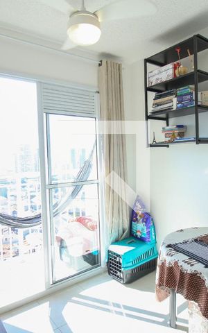 Apartamento à venda com 28m², 1 quarto e sem vaga Apartamento à venda com 28m², 1 quarto e sem vagaSala
