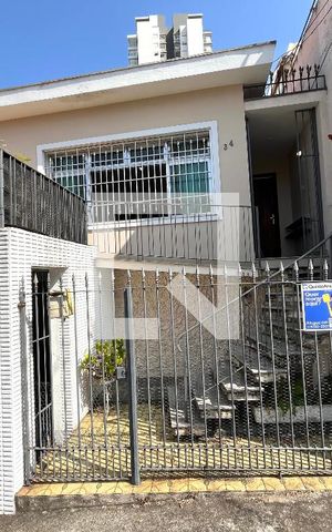 Casa à venda com 114m², 3 quartos e 2 vagasFachada