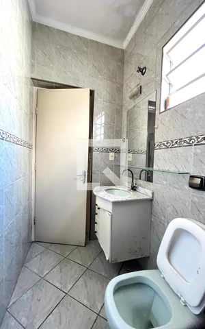 Casa à venda com 114m², 3 quartos e 2 vagasBanheiro 